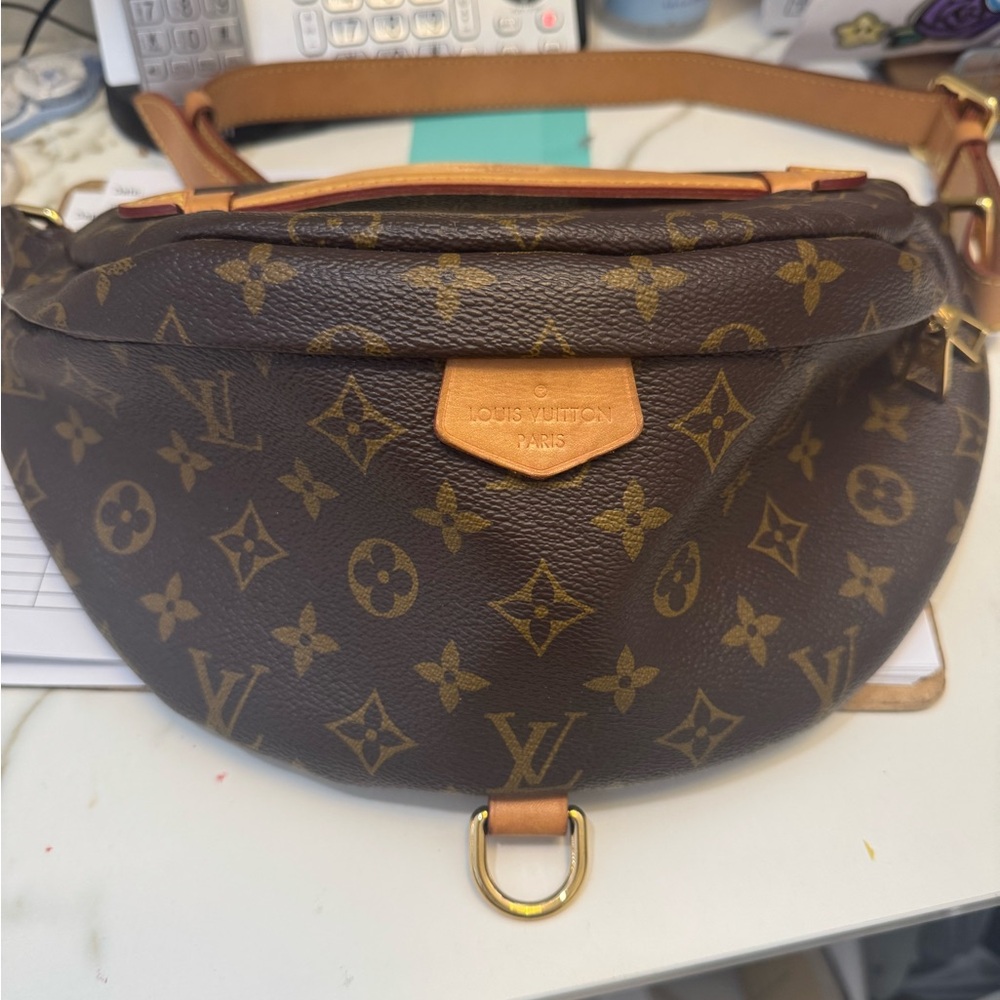 Louis Vuitton Monogram bumbag - Picture 14 of 15